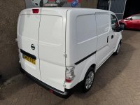 NISSAN E-NV200